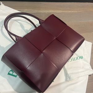 Bottega Veneta Medium Arco Tote *BRAND NEW*